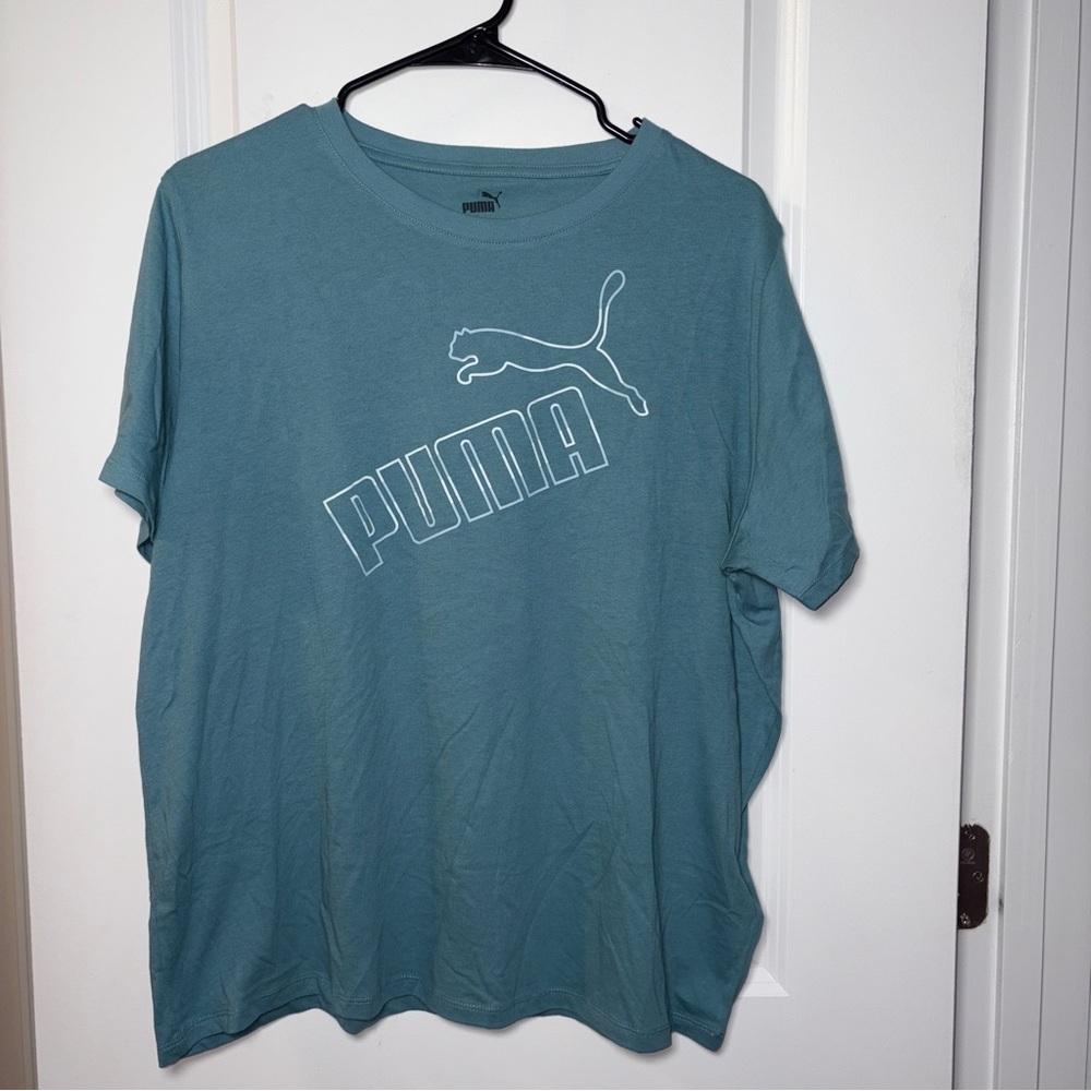 Women’s Puma Teal Graphic Crew Neck Tee Size: L